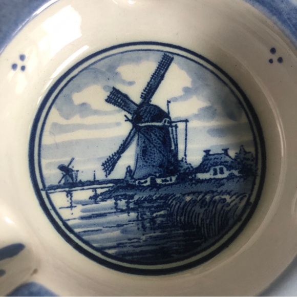 Hand Painted Dutch Blue Vintage Ashtray - Picture 2 of 5